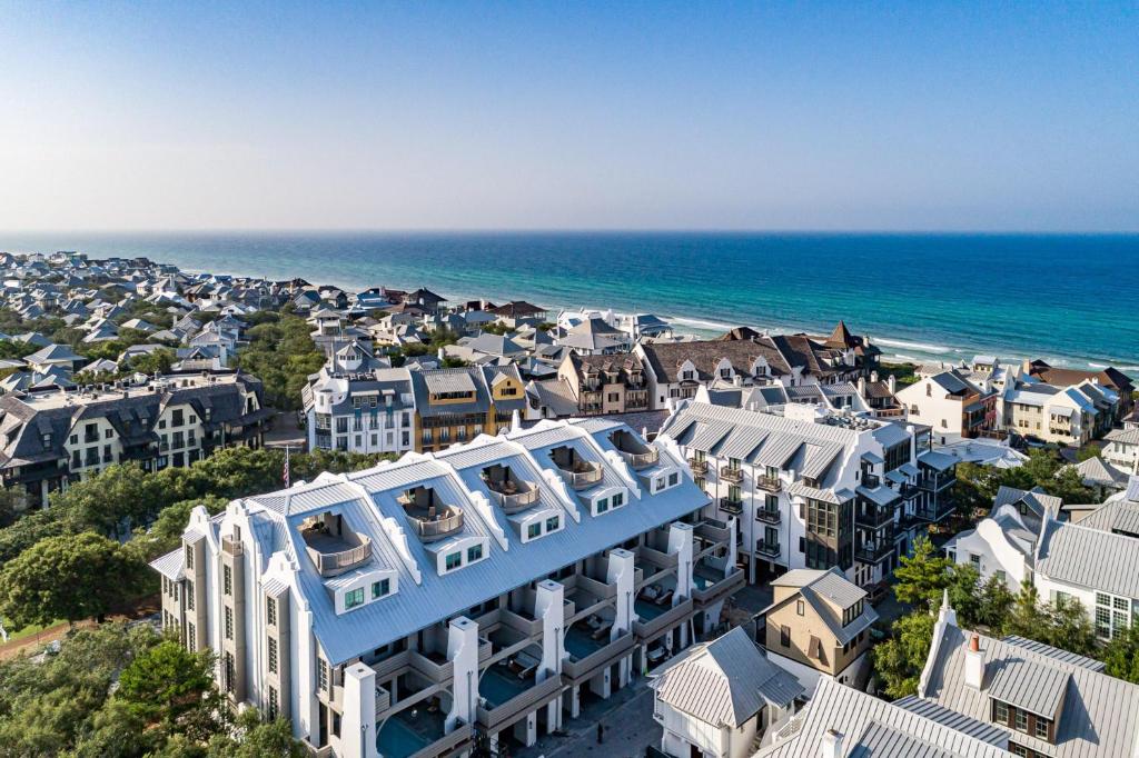 The Providence by Dune Vacation Rentals - Rosemary Beach
