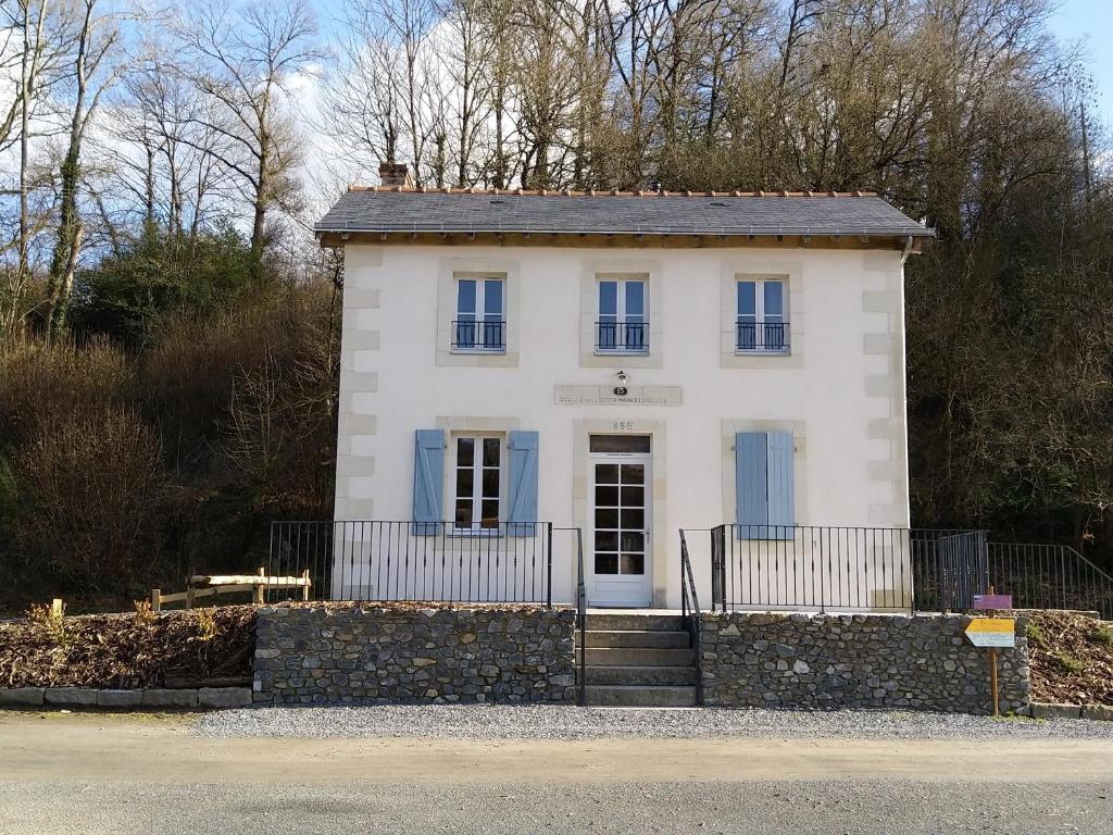 La Fourmondière Supérieure, Maison éClusière - Mayenne