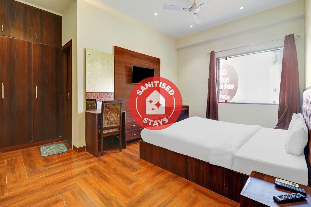 Capital O 85838 Hotel Gr Palace - Agra