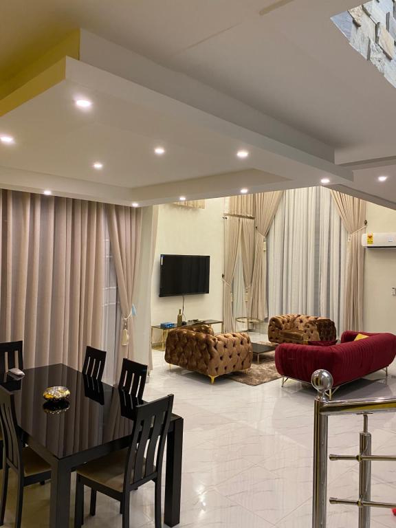 Sim's Luxury 3 Bedroom Townhome - Kumasi