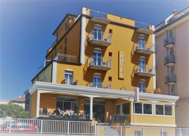 Bike Hotel Berenice Rimini Mare & Beach - Rimini