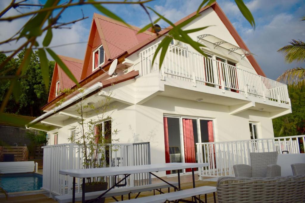 Villa De 4 Chambres Avec Piscine Privee Jardin Clos Et Wifi A Piton Saint Leu A 5 Km De La Plage - La Réunion