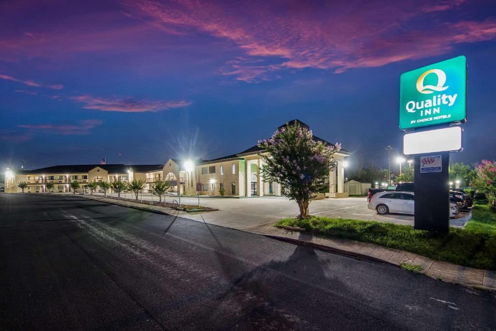 Quality Inn Medical Center - San Antonio, TX