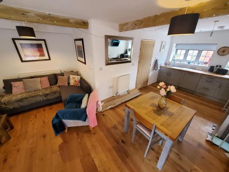 Honiton Vacation Rentals and Airbnb cozycozy