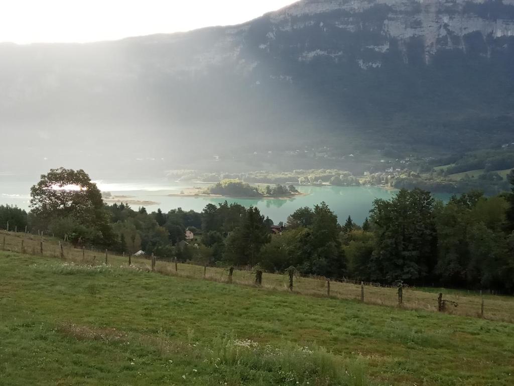 Soukavati Tousbhita Akanishta - Lac d'Aiguebelette