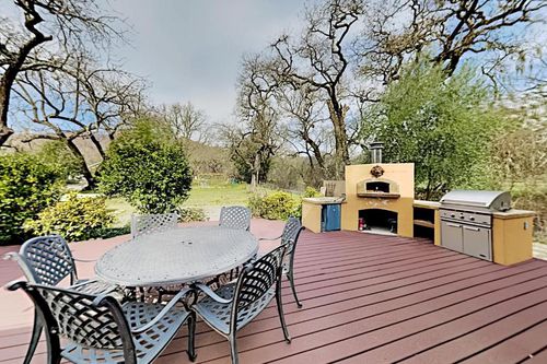 Raymond Vineyards, St Helena airbnb, hotels and vacation rentals