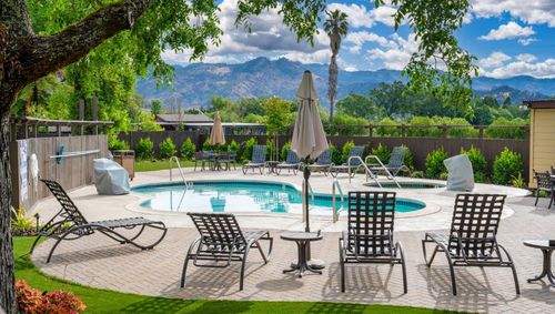 Calistoga Resorts at the Best Price cozycozy