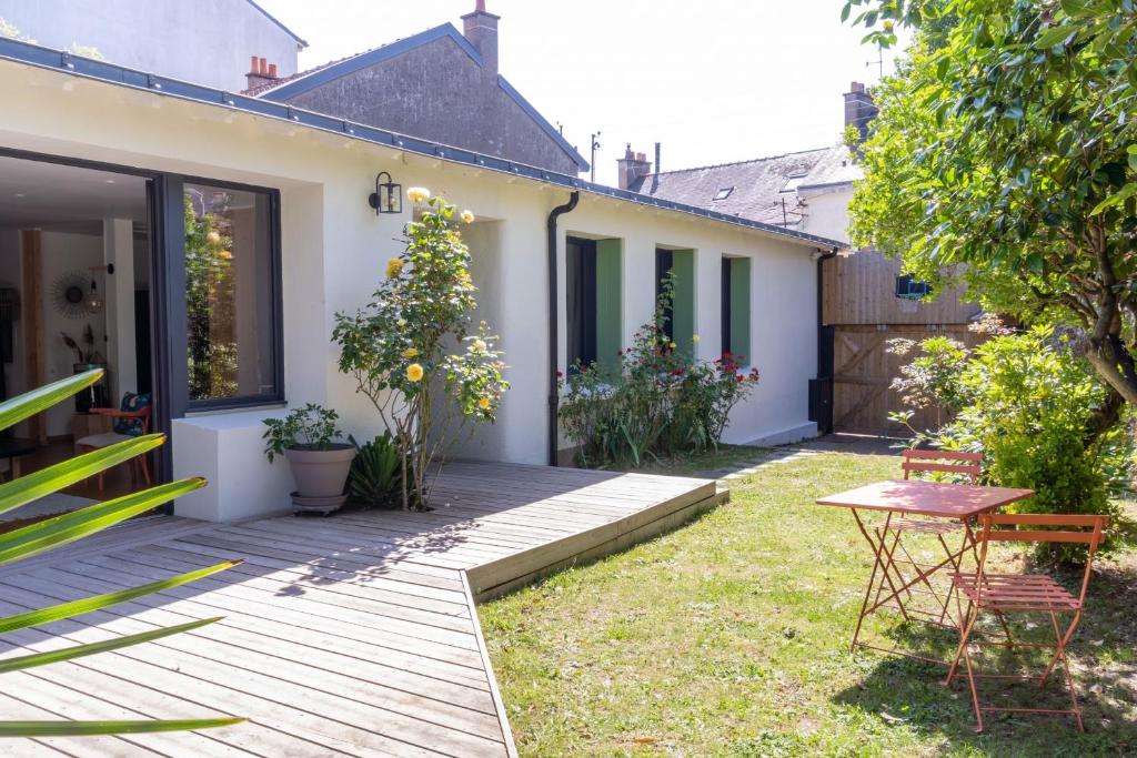 Charmante Maison De Plain-pied Et Son Jardin Fleuri - Saint-Sébastien-sur-Loire