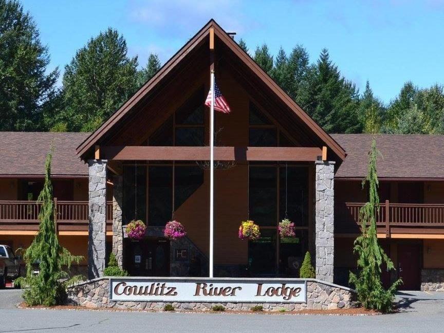 Cowlitz River Lodge - White Pass
