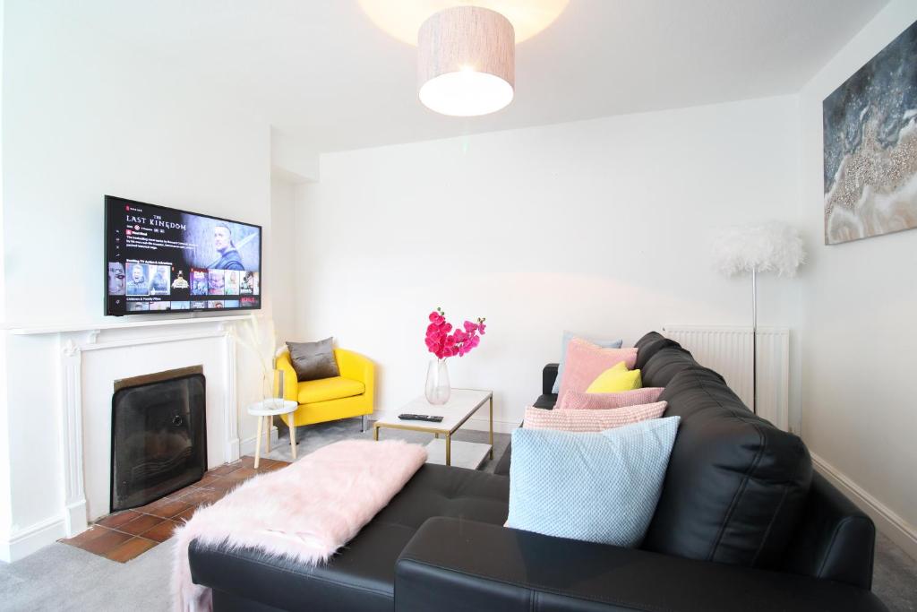 Virexxa Aylesbury Centre - Deluxe Suite - 3Bed House with Free Parking - Aylesbury