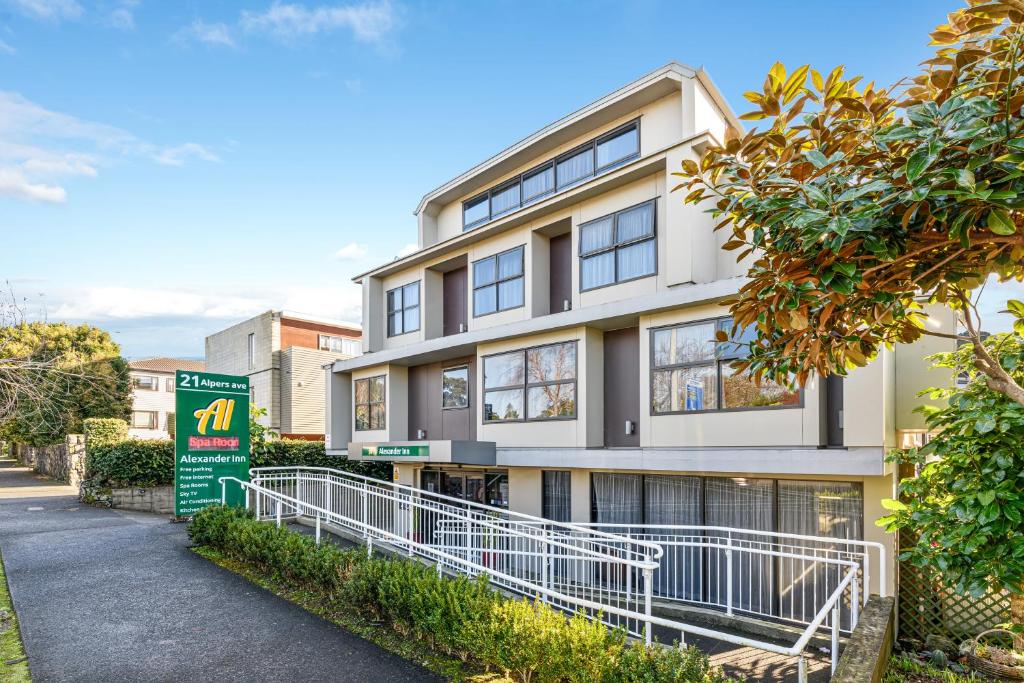 Quality Suites Alexander Inn - Auckland