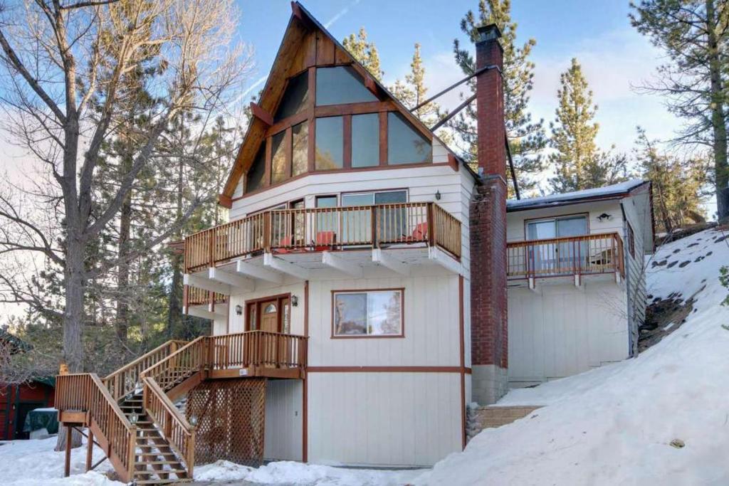Sun And Snow Chalet By Avantstay A-frame Stunner In Great Big Bear Location - Big Bear Lake