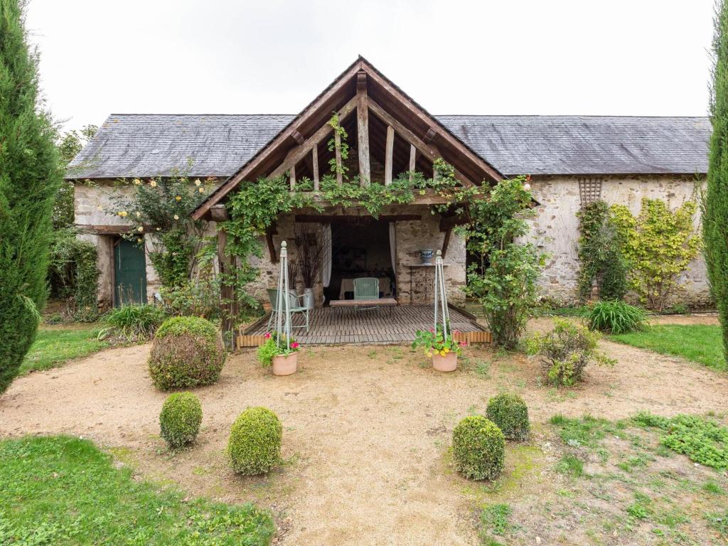 Quaint Holiday Home In Loire France With Garden - Mayenne