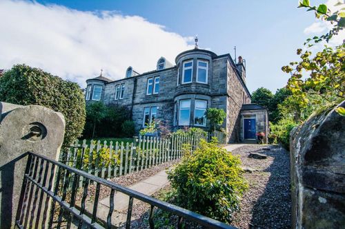 Dundee Bed and Breakfasts at the Best Price cozycozy
