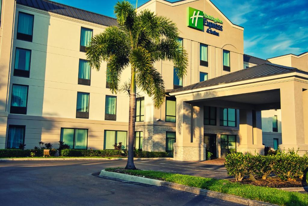 Holiday Inn Express Hotel & Suites Tampa-oldsmar, An Ihg Hotel - Clearwater, FL