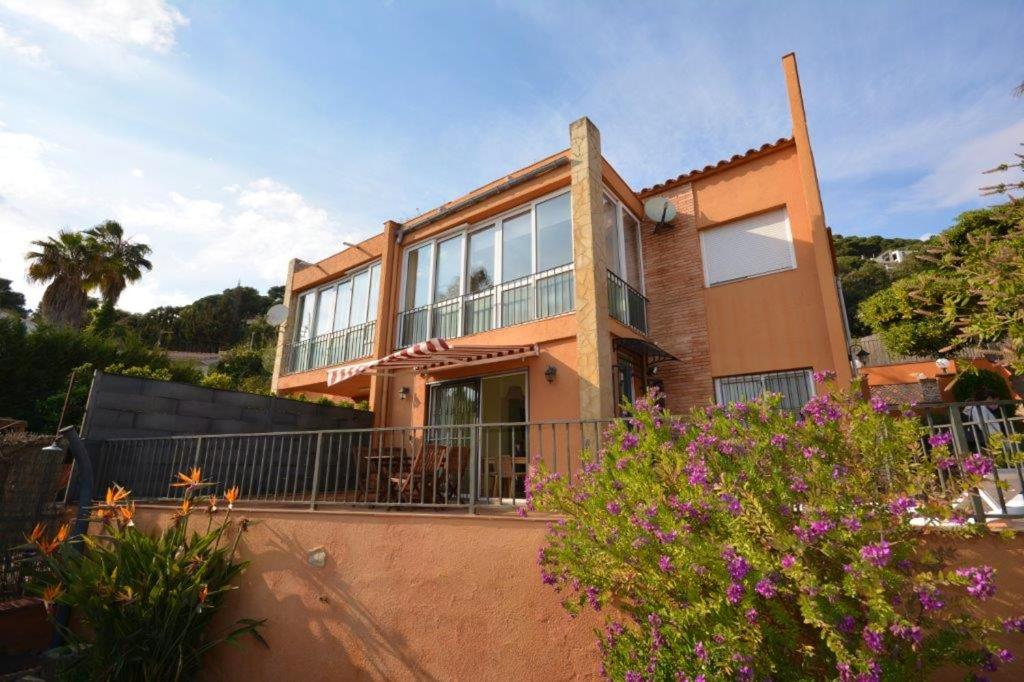 4 Bedrooms House With Sea View Enclosed Garden And Wifi At Lloret De Mar 1 Km Away From The Beach - Lloret de Mar