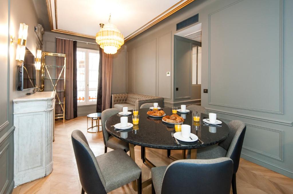 Pick A Flat's Champs Elysees Apartments - Rue Lincoln - Clichy