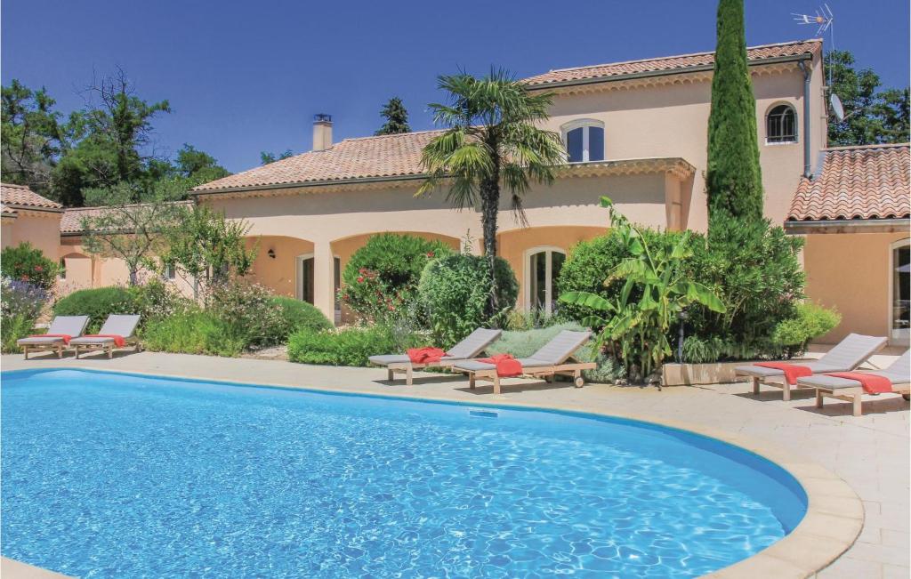 Stunning Home In Montlimar With 5 Bedrooms, Private Swimming Pool And Outdoor Swimming Pool - Montélimar