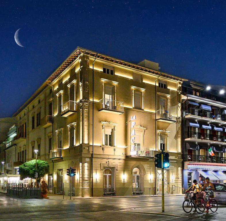 Hotel La Pace - Viareggio