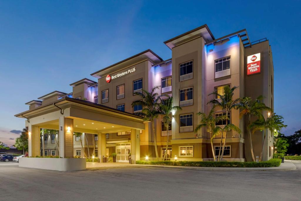 Best Western Plus Miami Airport North Hotel & Suites - Miami