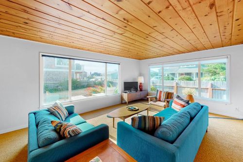 Manzanita Vacation Rentals and Airbnb cozycozy