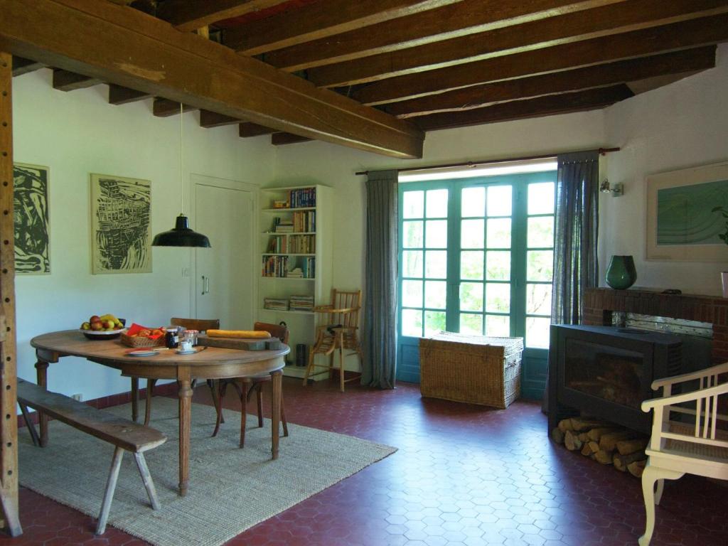 Charming Cottage In Ladignac Le Long With Garden - Haute-Vienne