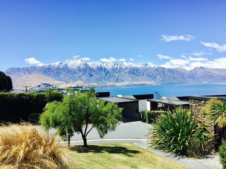 Queenstown Holiday Rentals and Airbnb cozycozy