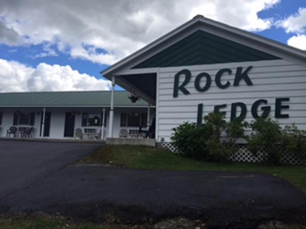 Rock Ledge Motel - Alexandria Bay, NY