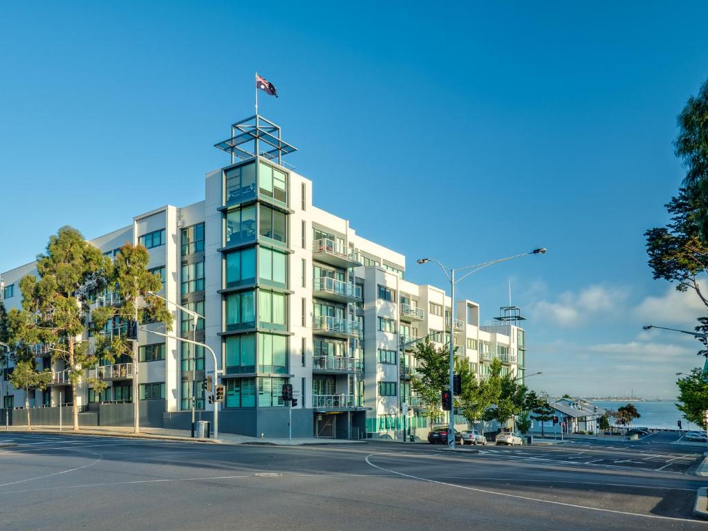 Waterfront (Yarra St) by Gold Star Stays - North Shore