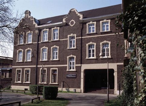 Duisburg Hostels at the Best Price cozycozy