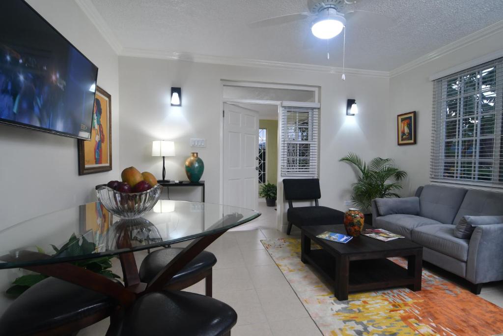 Kingston Vacation Rentals At Gardens Of Bliss 2 - Beautiful Suite With Fishpond, Kingston - Jamaica