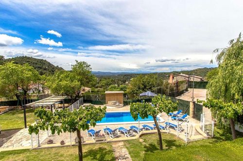 Villa in Mura, Barcelona at the Best Price cozycozy