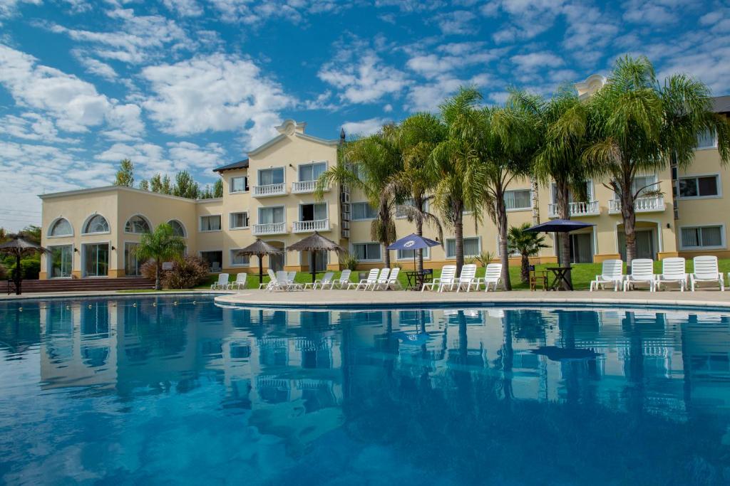 Howard Johnson Pilar Resort Spa & Convention Center - Villa Rosa