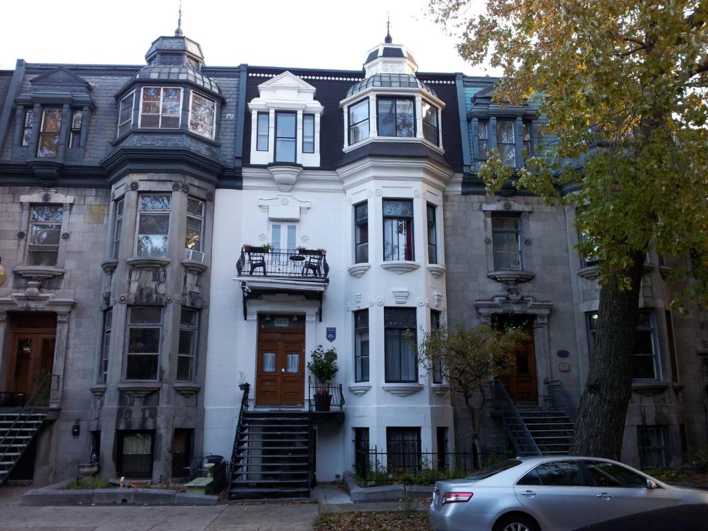 Gingerbread Manor - Montreal