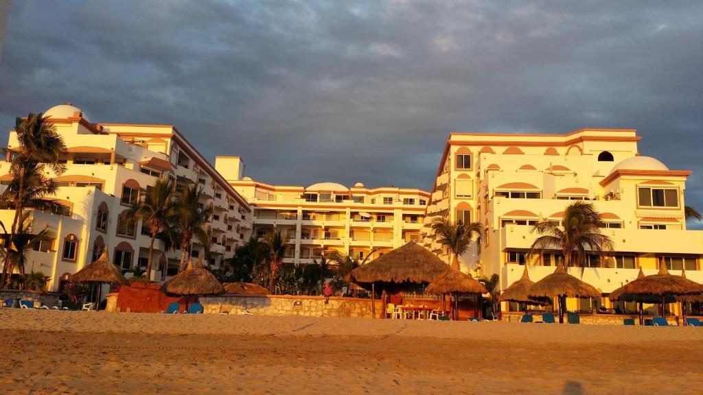 Maz4you Beachfront Condo - Mazatlán