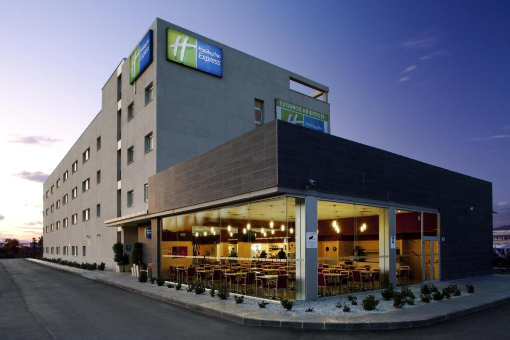 Holiday Inn Express Málaga Airport, an IHG Hotel - Aéroport de Malaga-Costa del Sol (AGP)