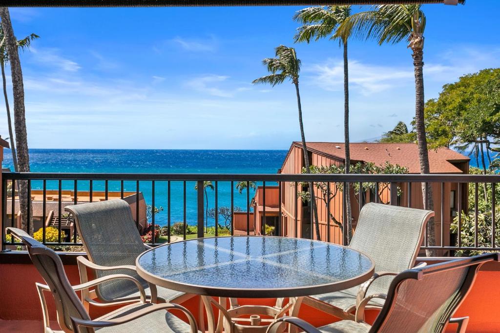 Welcome to your Oceanfront Island Paradise condo - Hawaii