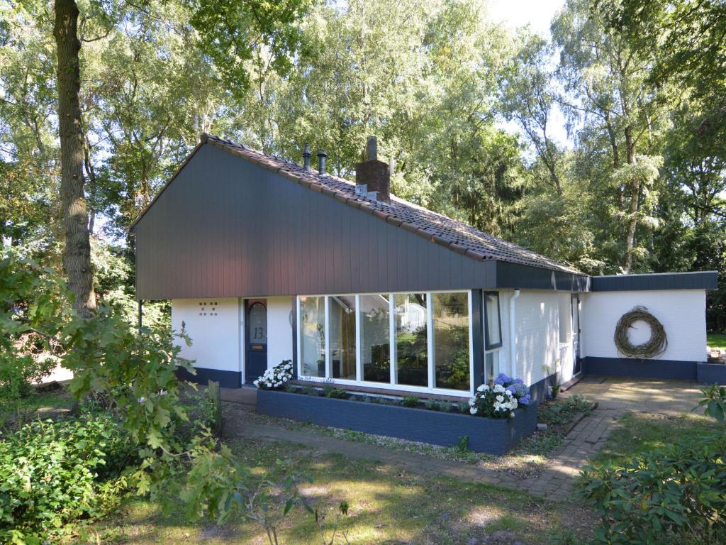 Modern Holiday Home in Haaksbergen with Garden - Haaksbergen