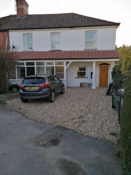 Chepstow Holiday Rentals & Airbnb COZYCOZY