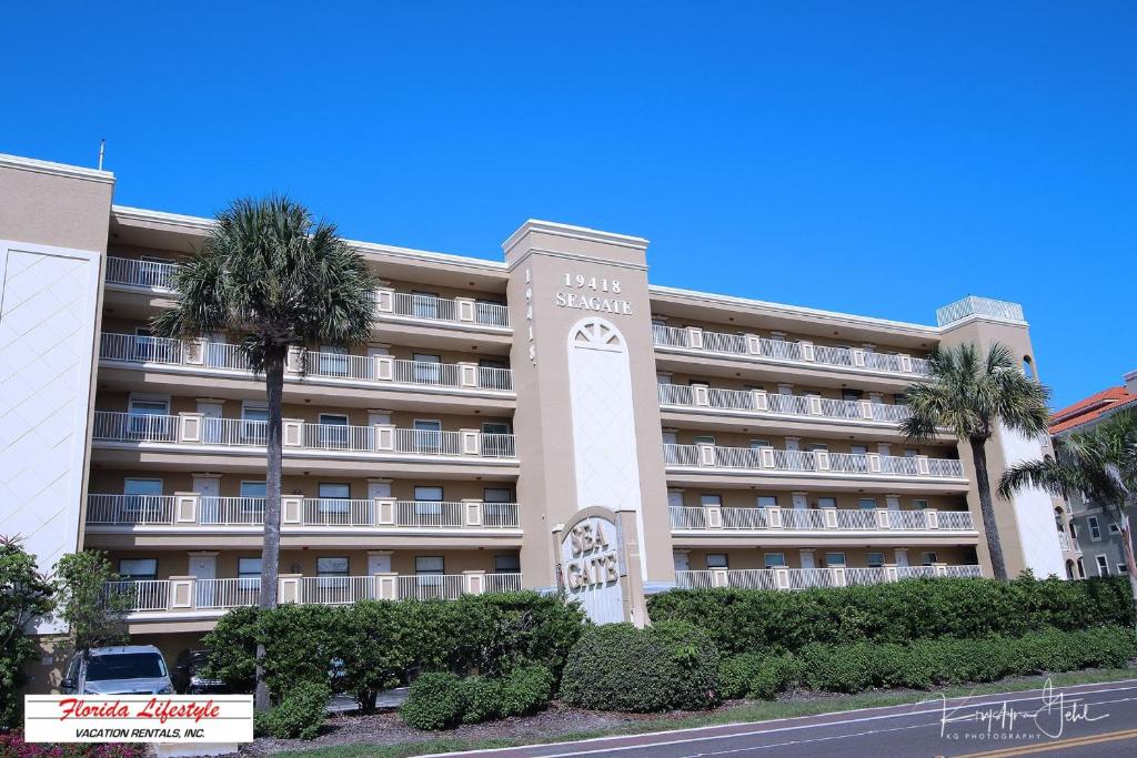 Sea Gate by Florida Lifestyle Vacation Rentals - Madeira Beach
