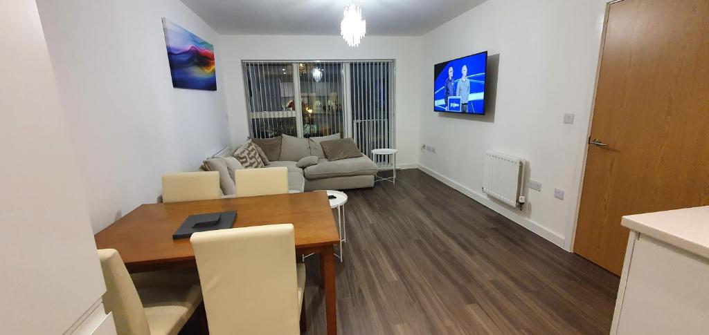 Sterling River view Apartment, Greenhithe 4 with Netflix & Amazon Music - Dartford