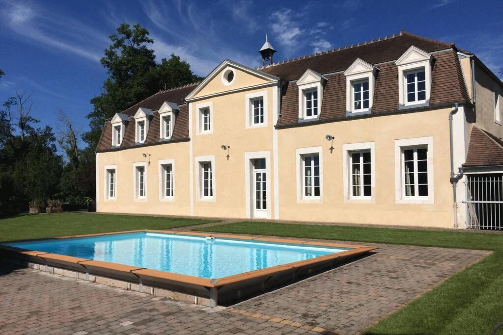 Gîte Château de Montboulon 4* Spa+piscine 14pers. - Auxerre