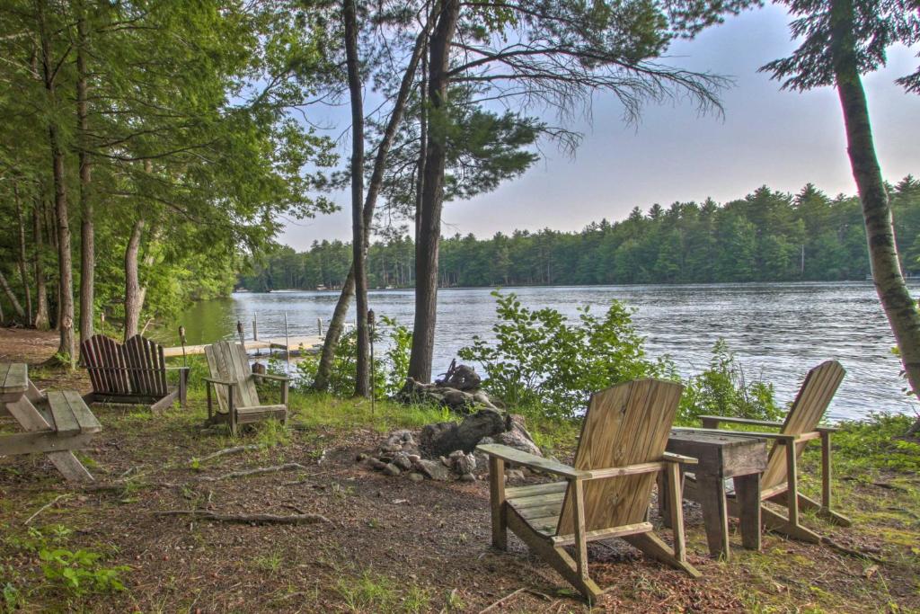 Waterfront Lake Arrowhead Home with Dock and Fire Pit! - Limerick