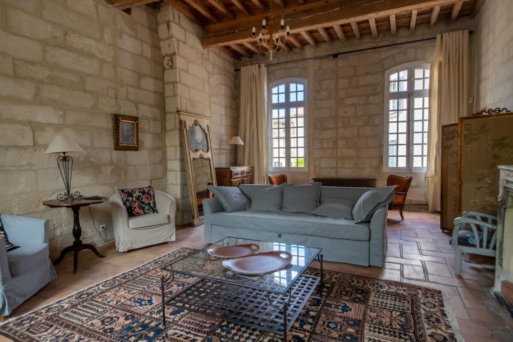 Maison De Charme Avec Patio Au Coeur Historique - Villeneuve-lès-Avignon