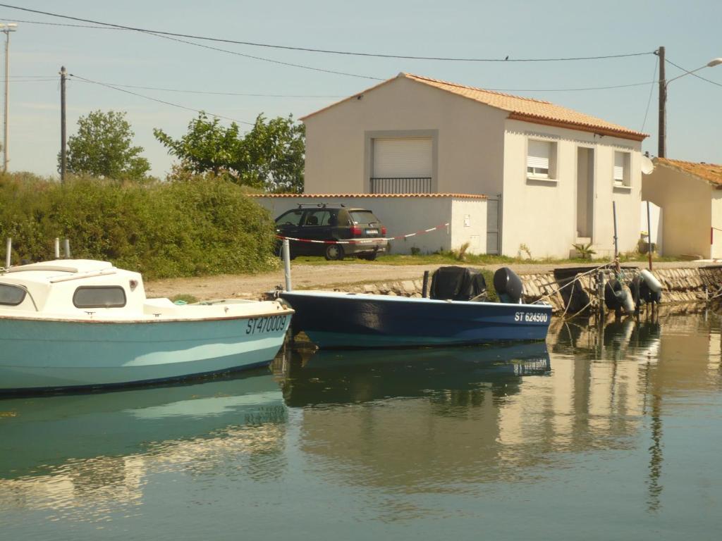 La Petite Maison Au Bord Du Canal T2 - 3étoiles - - Frontignan