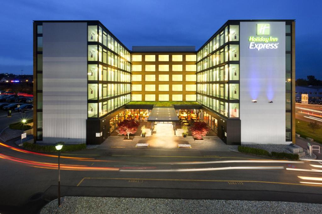 Holiday Inn Express Zürich Airport, An Ihg Hotel - Aéroport de Zurich (ZRH)