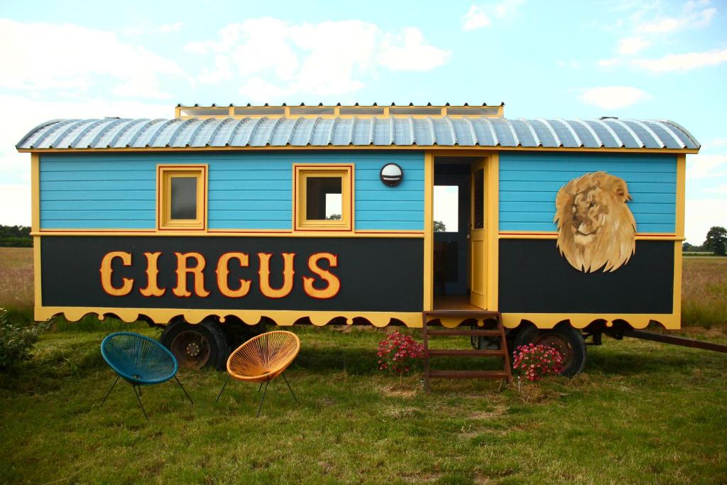 La Roulotte Circus Des Grillots - Auvergne