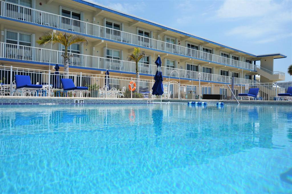 Glunz Ocean Beach Hotel and Resort - Marathon, FL
