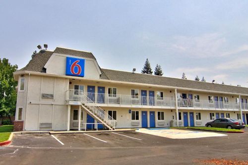 Sacramento Motels at the Best Price | cozycozy