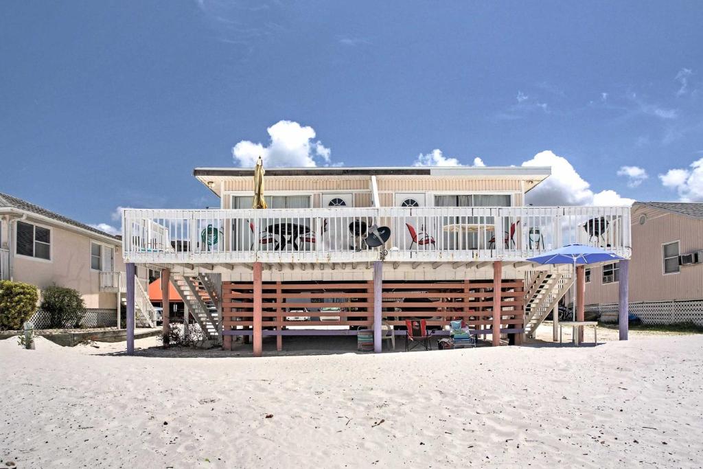 Waterfront Fort Myers Home with Deck, Steps to Beach - Fort Myers Beach